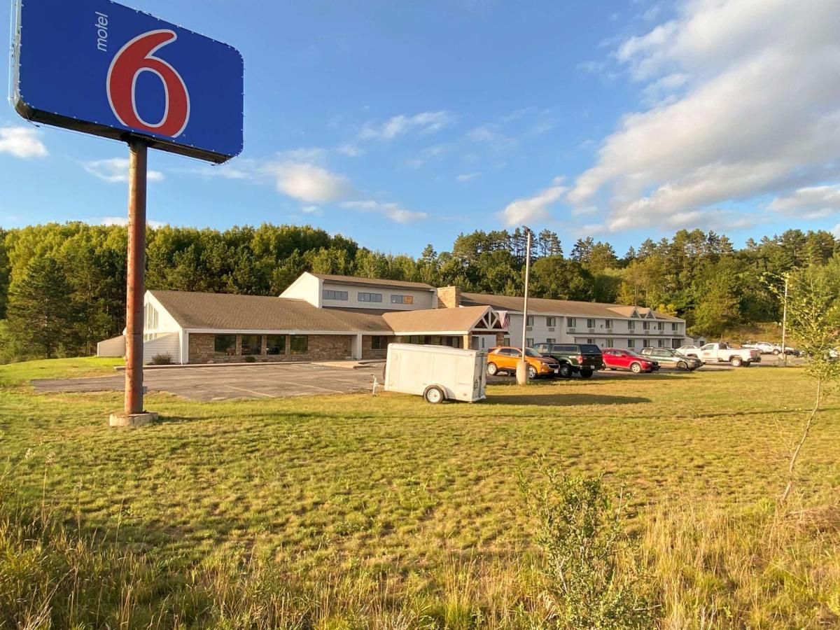 Motel 6 Norway Mi Exterior photo