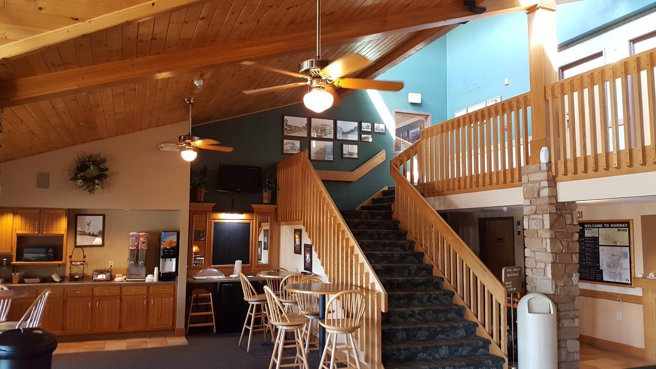 Motel 6 Norway Mi Exterior photo